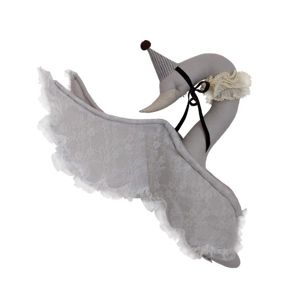 Swan linen pigeon with lace in the cap