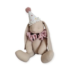 Królik dekoracyjny beżowy w pudrowym kołnierzu