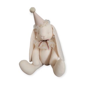 Królik dekoracyjny jasno beżowy w kołnierzu ze złotymi kropkami